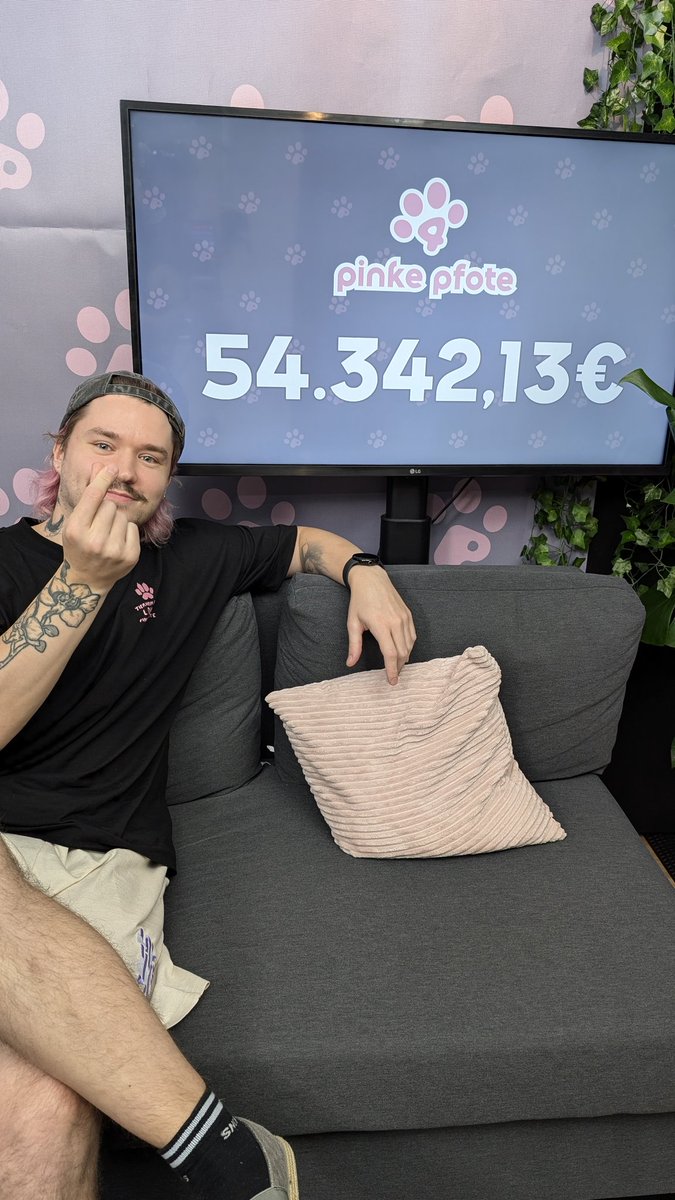 Vlesk🏳️🌈 (@vlesk) on Twitter photo 54.342,13€ für das Berliner Tierheim🐶🐱🩷
Pinke Pfote 4 ist durch! Danke an alle, die zugeguckt, mitgemacht oder gespendet haben 🫶 54.342,13€ für das Berliner Tierheim🐶🐱🩷
Pinke Pfote 4 ist durch! Danke an alle, die zugeguckt, mitgemacht oder gespendet haben 🫶