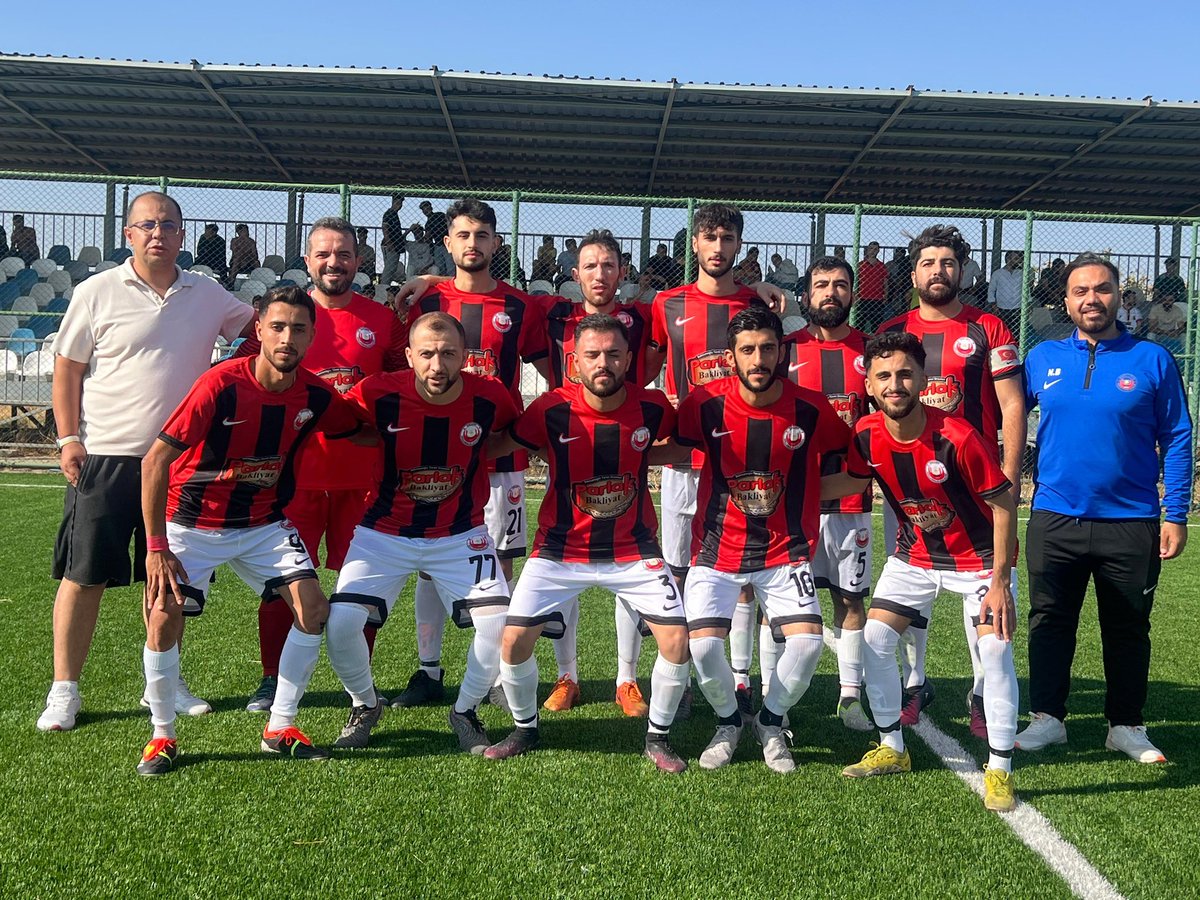 ahmetparlakk63's tweet photo. Şanlıurfa 1. amatör ligi b grubu 
Şanlıurfa Gençler Birliği 
@ParlakBakliyatt sponsorluğu önderliğinde takımımıza başarılar dilerim. 👏 🇹🇷

@ibrahimeyyupogl  @milhamigunbegi @ismettullahtsc https://t.co/wKgIigWqPu