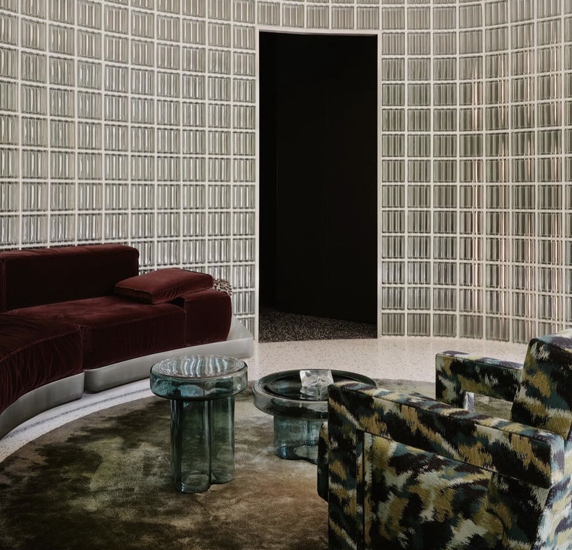 luusssso's tweet photo. Glass blocks and stainless steel is the interior combo I didn’t know I needed https://t.co/od89bjlbEY
