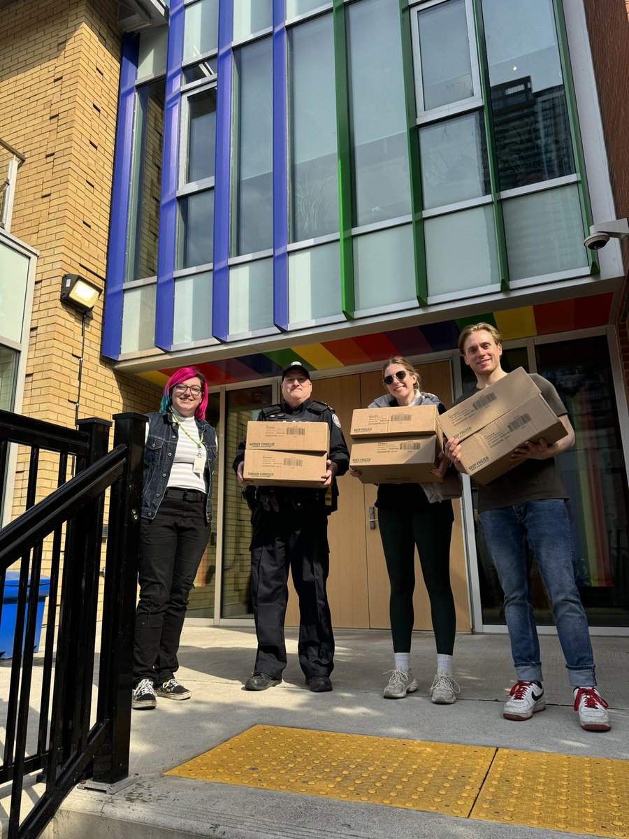 It’s #ThanksgivingWeekend &amp; that means I give away pies! A little something to the people who use services <a href="/StreetHaven/">Street Haven</a> <a href="/HavenTorontoCA/">Haven Toronto</a> <a href="/CovenantHouseTO/">covenanthouseto</a> The 416 <a href="/LOFTCS/">LOFT Community Services</a> <a href="/friendsofrubyca/">Friends of Ruby</a> 150 pies dropped off this year. Thx to <a href="/RyanTaerk/">Ryan Taerk</a> &amp; <a href="/TPS51Div/">51 Division</a> NCOs for the help delivering.