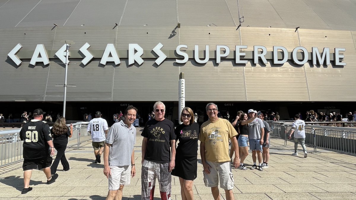 bsmith8187's tweet photo. #SaintsGameday #WhoDat https://t.co/L5OR5Nt6cS