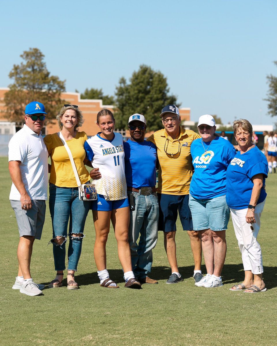 We love our soccer families 💛