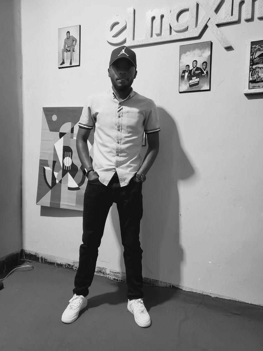 codestylez's tweet image. Just stay on track and you will never regret it.
#elmaximo #SundayTODAY #shining