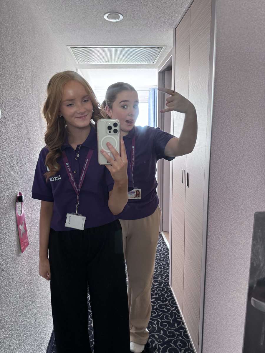 Day 1 in Lourdes, we travelled to the basilica’s and grotto in which we blessed ourselves with holy water, lit candles for our loved ones and finally partook in the procession to the underground basilica 💕