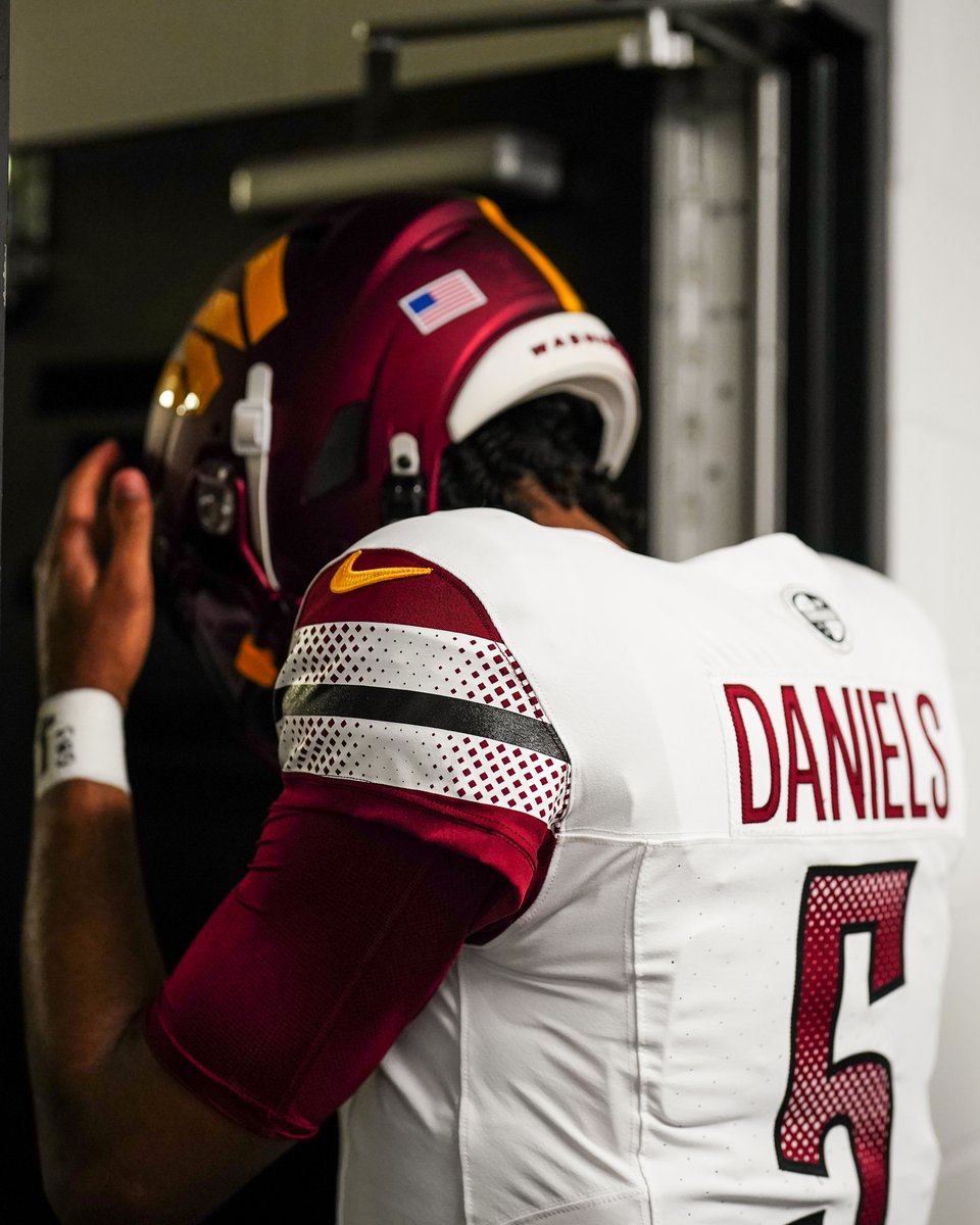 Commanders's tweet image. Go time

#WASvsBAL | #RaiseHail