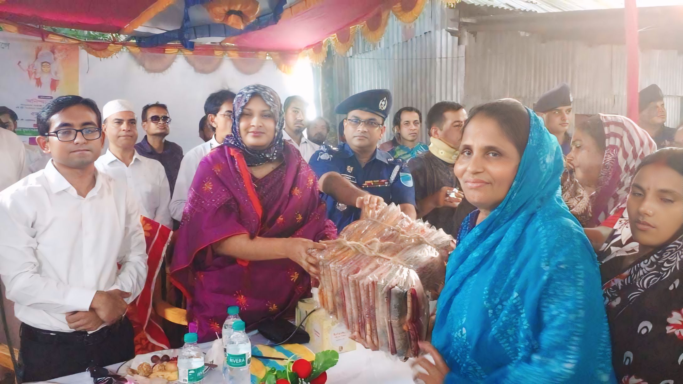 জেলা প্রশাসকের পূজা মন্ডব পরিদর্শন ও বস্ত্র বিতরণ