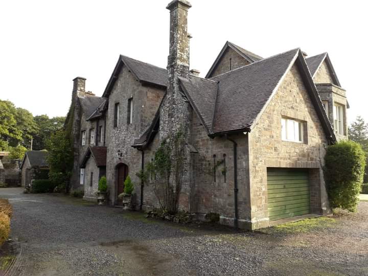 Imagine_Writing's tweet image. Getting ready for the next retreat adventure...
Northmoor House #creativewriting