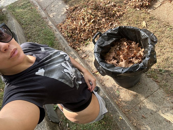 Doing fall things! Soaking up the sun before it&rsquo;s a rare site! Where my outdoor domestic slaves at?!<a href="/tag/footfetish"class="tags"><span>#footfetish</span></a><a href="/tag/promo"class="tags"><span>#promo</span></a><a href="/tag/rt"class="tags"><span>#rt</span></a>