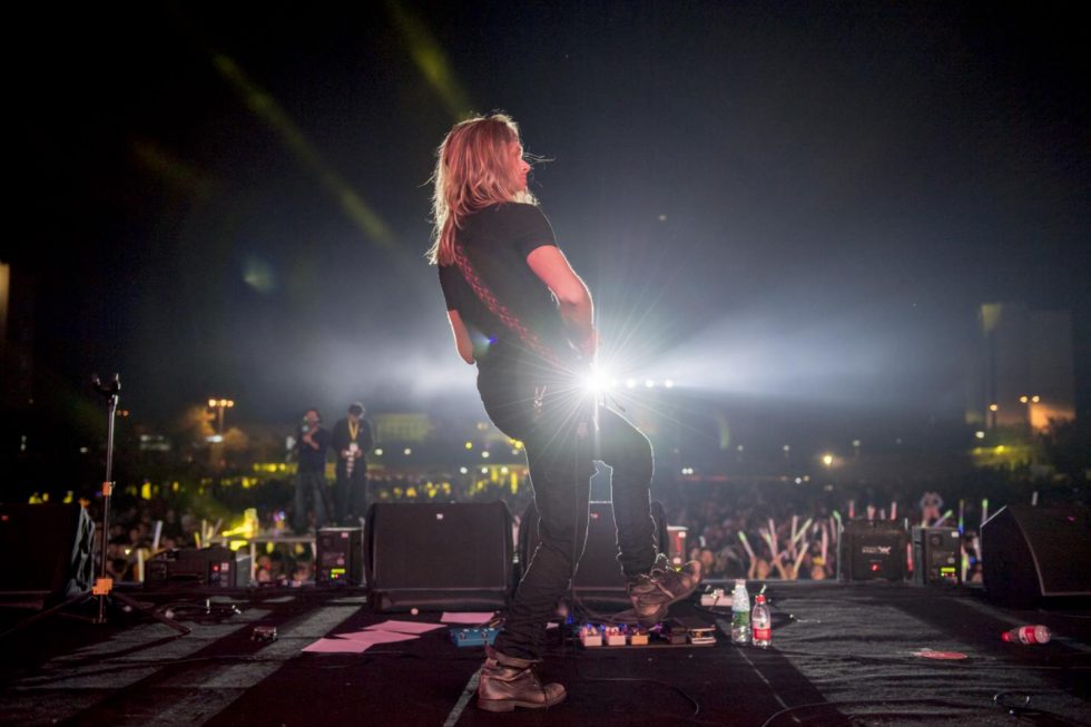 LyricDubee's tweet photo. Flashback to Oct 13, 2019 when I was Headlining China Funui Mountain University Music Festival https://t.co/UwhG8uaAHz