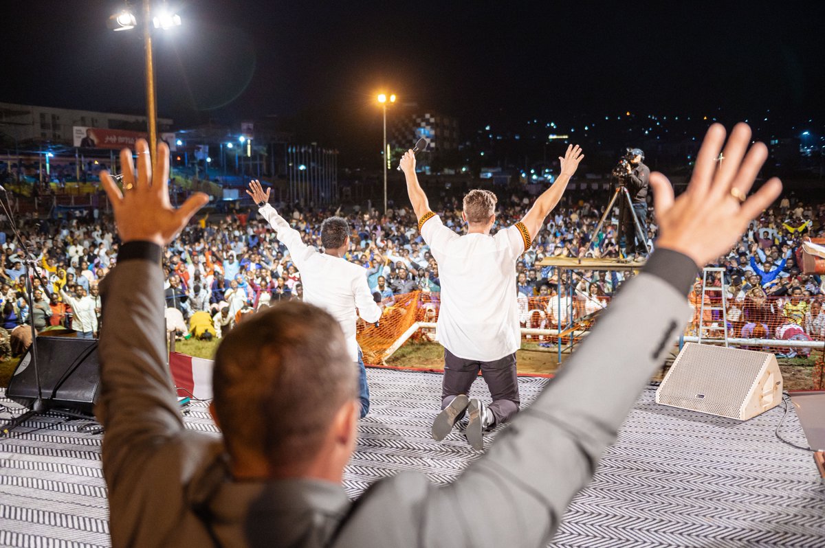 cfaneu's tweet photo. Every knee shall bow! The crowd at the CfaN campaign in Sodo, Ethiopia spontaneously dropped to their knees and cried out to the Lord. Read testimonies and photos from Night 1 and 2 here: https://t.co/PTcAj0V9Eb https://t.co/Mw3eFiVu5j