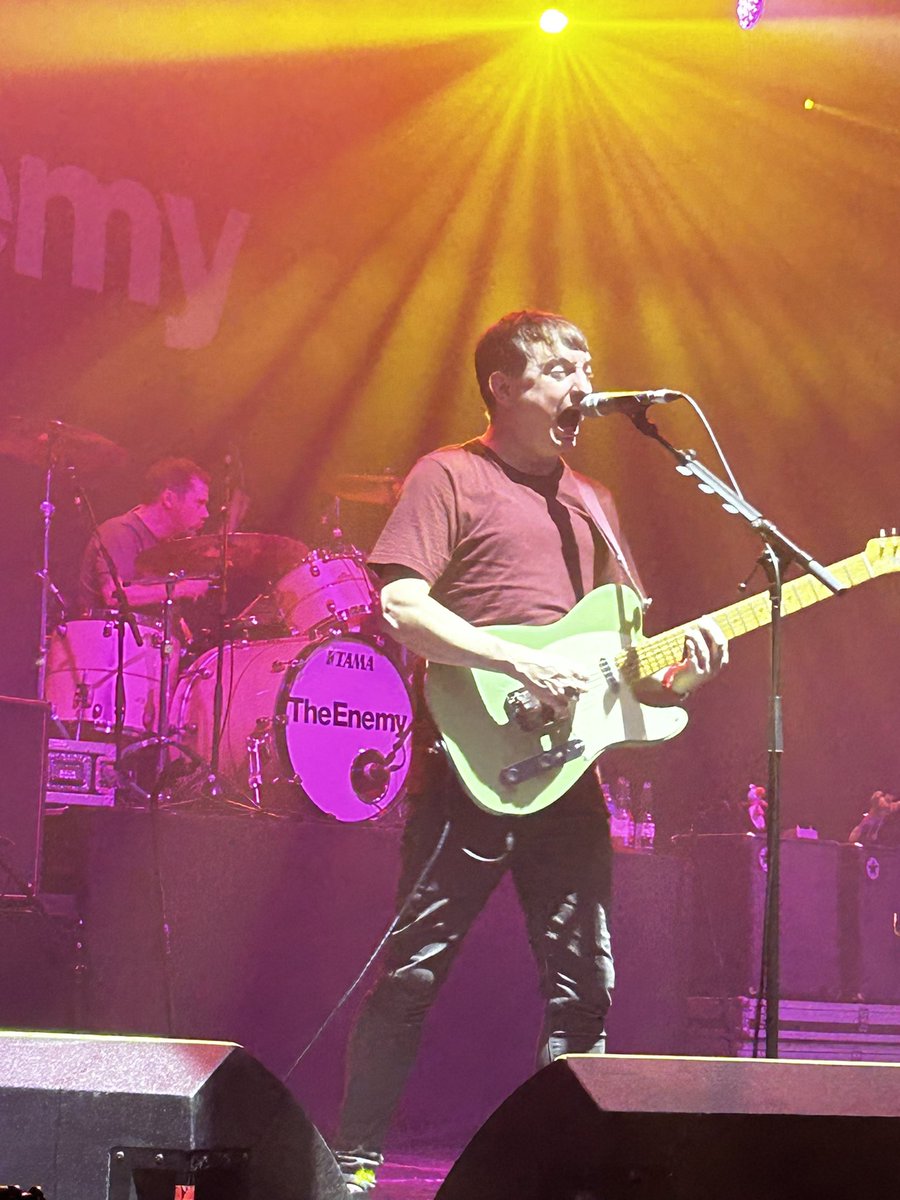NoTime_ForTears's tweet photo. @theenemyband @thesubways @tomclarkemusic @02victoriawarehouse https://t.co/p4IiUMkbRy