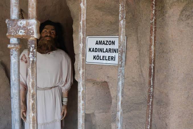 Amazon kadınları gerçekmiş o devire nasıl denk gelemedim yazık 😀