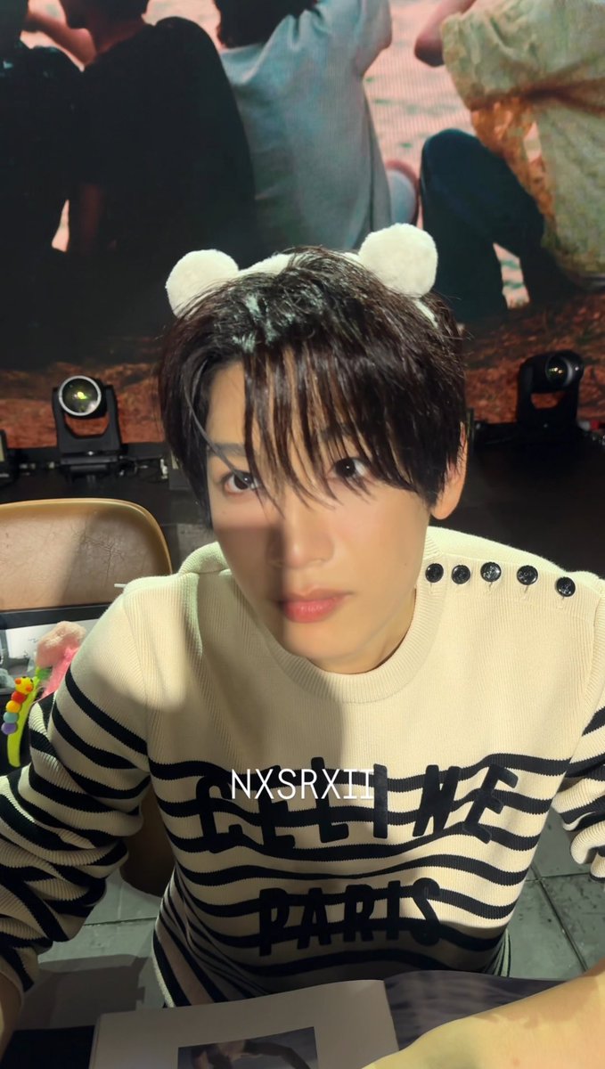 nxsrxii's tweet photo. บอกเน้กว่าพอเวลาไปตามงานเน้กกลับมาดูคลิปที่ถ่ายมันมีความสุขมากๆ ถึงเเม้เเบบไม่ได้เห็นอยู่ใกล้ๆเเต่เห็นเน้กอยู่ไกลๆ พี่ก็มีความสุข 
เเล้วดูสายตาเน้กที่มองมาดิ หื้อจาร้องไห้ตอนพูดกับน้อง🥹
 
#NEXnattakit
 #BUS_GQPP_FansignHatYai https://t.co/C5W2rZbLTT