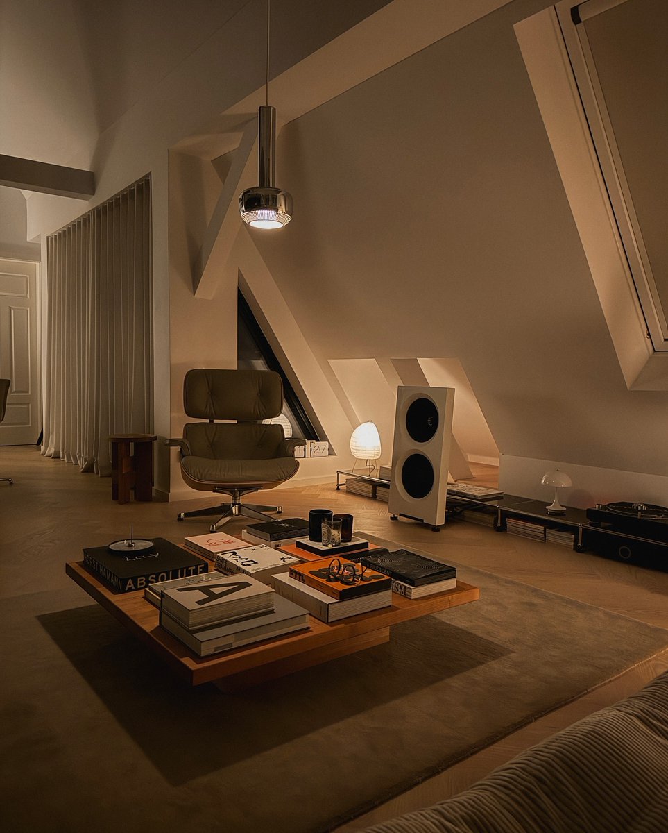 interiorstellar tweet media