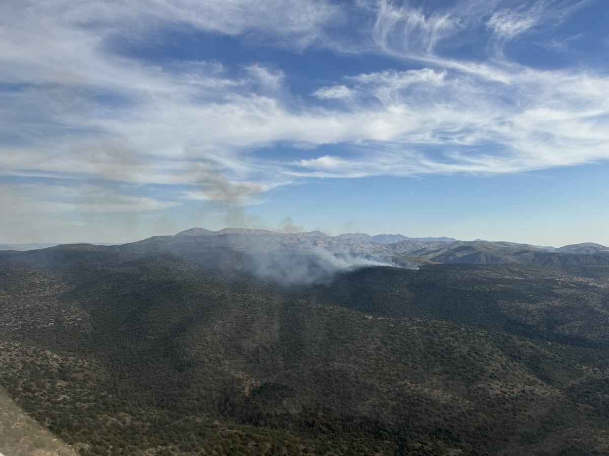 TontoForest's tweet photo. Fire crews are responding to the the #LimestoneFire located in remote terrain within the Mazatzal Wilderness. The fire is currently 125 acres with no communities at risk. https://t.co/6GBVdlWE0y