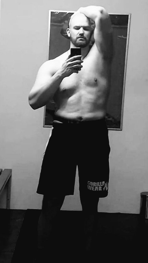 #Gaining #weight for the #transformation! Working hard! First photo taken from the telly.
#bodybuilding #perfection #TVStar