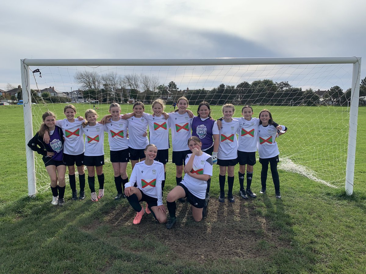 #Bexhill United LFC (13/10) ⚪️⚫️ Youth Round Up ⚫️⚪️
The U8s enjoyed their game vs Polegate. POM-Mila
The U9s enjoyed hosting Hastings. POM-Sofia 
The U12s enjoyed a competitive win vs Eastbourne Borough. POM - Harper. #BULFC
