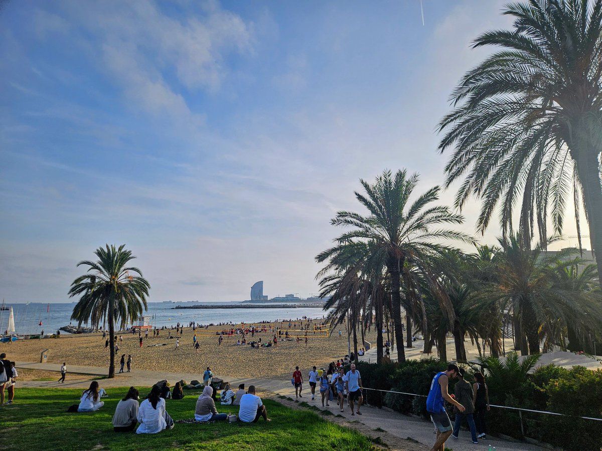 Barcelona certainly also ticks that box ⛱️  

What a hidden gem! I highly recommend going there before it's discovered by tourists 😌

Looking forward to the Wokshop on Gender &amp; Work in the 2 upcoming days 🙂