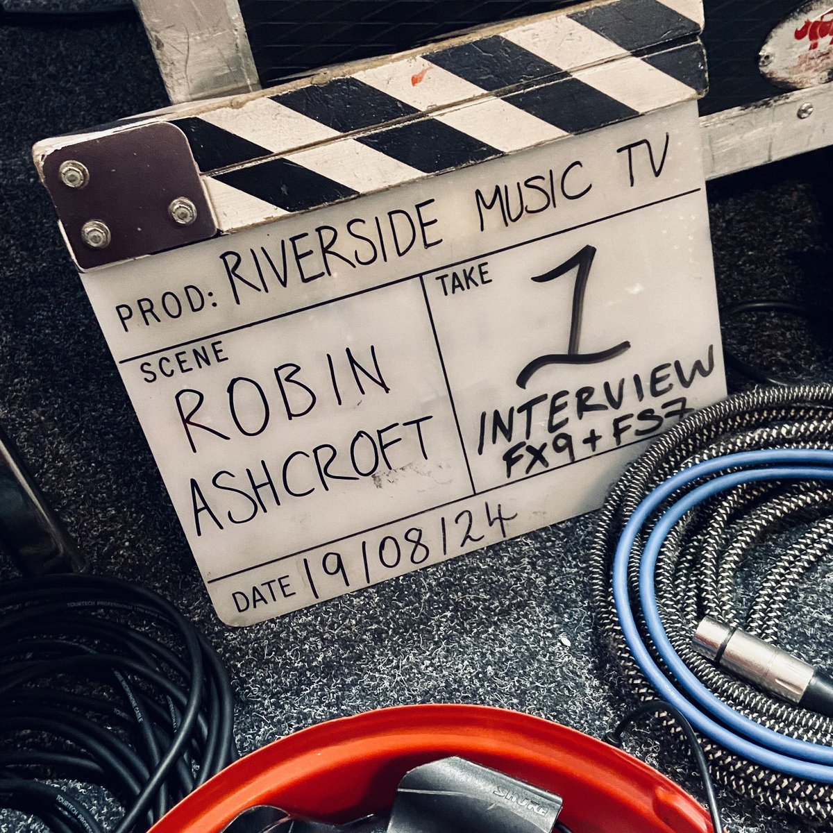 R_AshcroftMusic's tweet photo. My session with  𝑹𝒊𝒗𝒆𝒓𝒔𝒊𝒅𝒆 𝑴𝒖𝒔𝒊𝒄 𝑻𝑽 📺 🎵
goes live tomorrow! 

Tune in ⬇️
https://t.co/T9hhVEw0Vy https://t.co/Pi3PsN92FQ