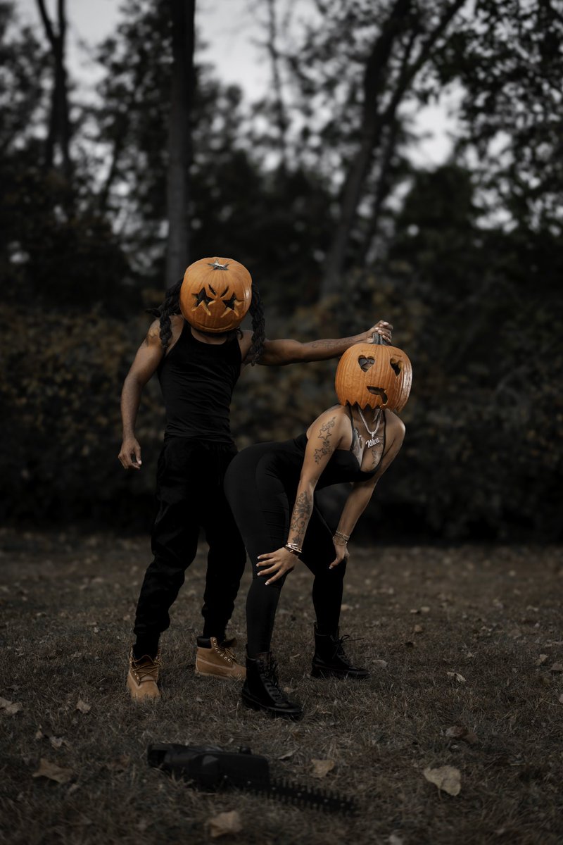 Keiva____'s tweet photo. The dopest pumpkins in the patch 🔥🖤 https://t.co/2uumuaLnc5
