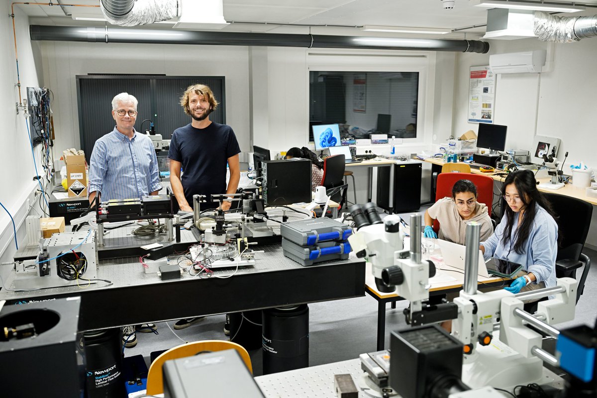 4TU_HTM's tweet photo. The @4TUFederation released its latest newsletter, featuring some @4TU_HTM related items:

✅ Microfabrication at the interface of #materialsscience and biology, an interview with Jaap den Toonder &amp; Yoeri @yvdburgt in the Microfab/lab @TUeindhoven.

1/2
🌐 https://t.co/Vet9tSJ5WJ https://t.co/JsxbIMT1UB
