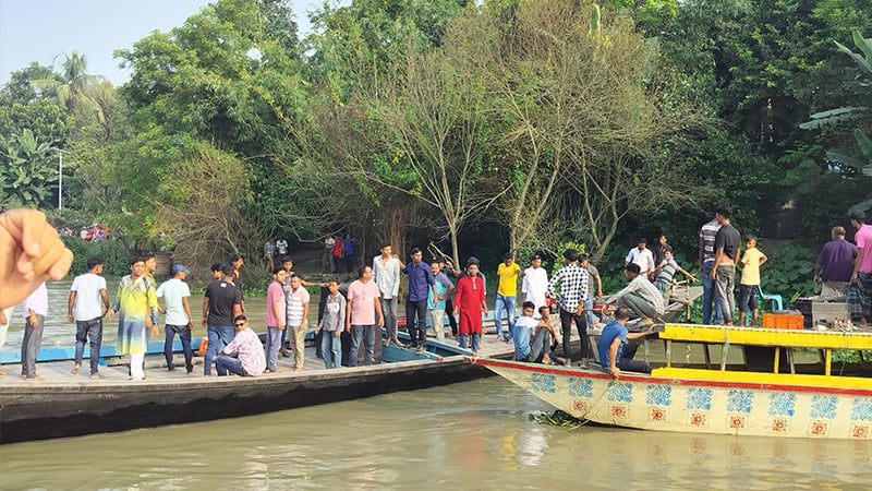 টাঙ্গাইলে প্রতিমা বিসর্জনে গিয়ে দুই নৌকার সংঘর্ষে কিশোর নিহত