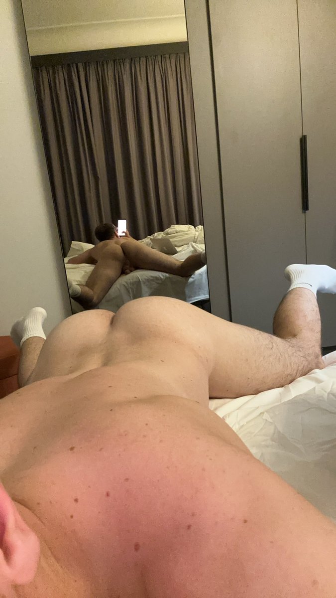 Dinner is served🤭 RT if u would eat me 😈