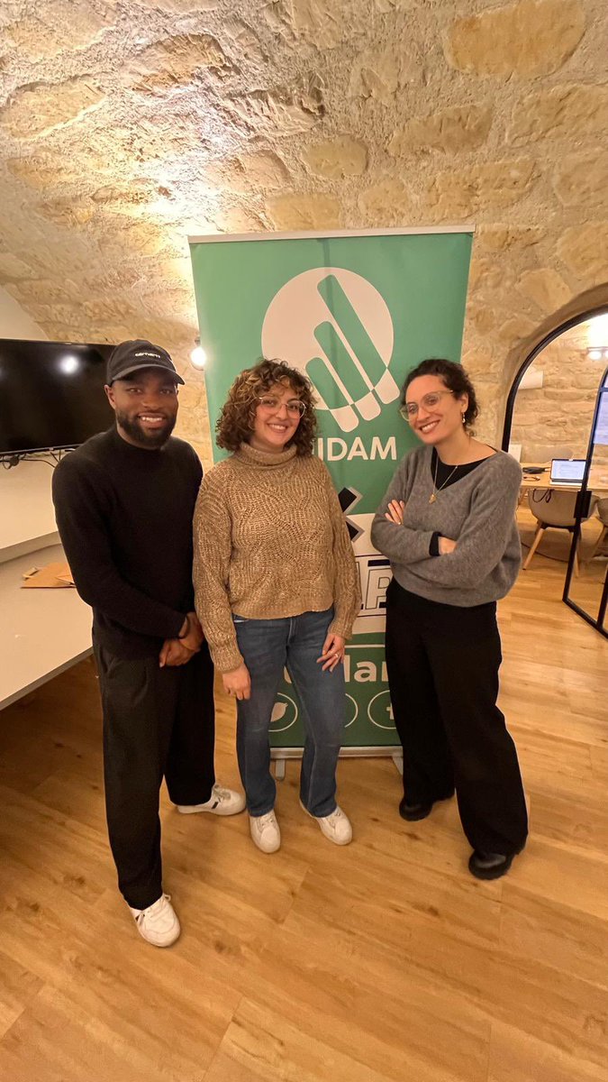 “Soyez fort•es, soyez des guerrières &amp; des guerriers, soyez des Rachel Keke”🏴‍☠️

Aps 1 an de formation, les Frapien.nes ont clôturé l’année 1 remise des diplômes avec leur marraine Rachel Keke 👑🎓

L’AM s’est conclue avec l’AG de l’asso. Bienvenue à Romane,new coprez de l’asso