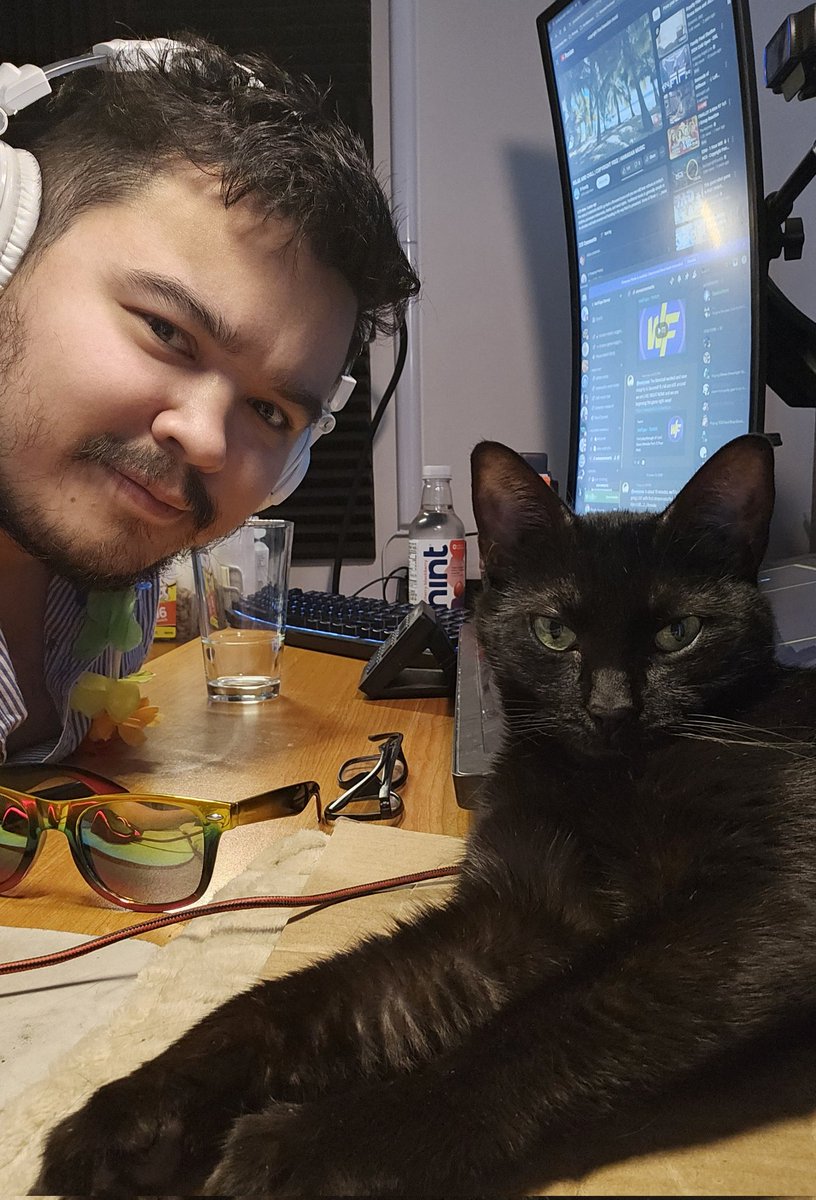 We are LIVE with our first ever playthrough of Silent Hill 2 remake! I hope Pyramid head likes us. 
twitch.tv/weflaps