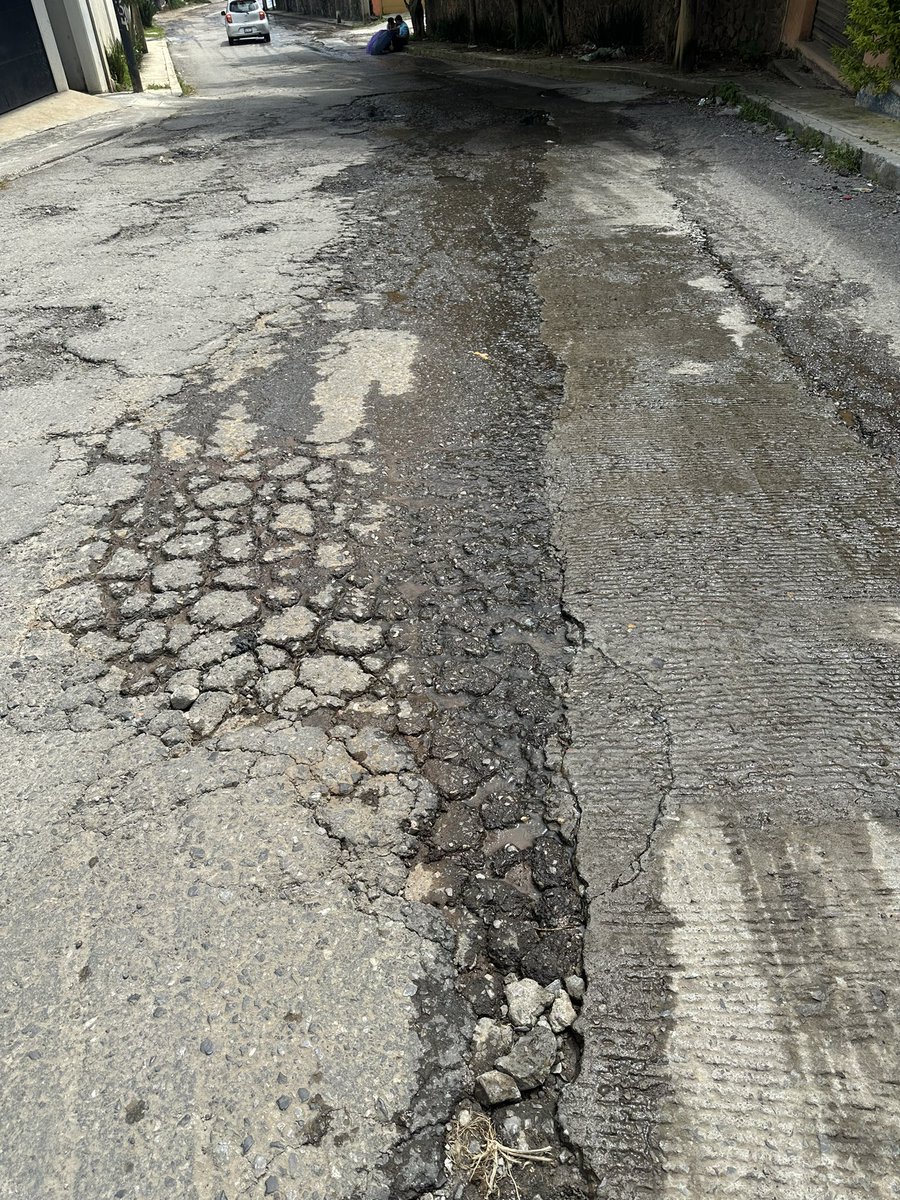 cuernainforma's tweet photo. Vecinos de Lomas de Tzompantle reportar calles devastadas por las fugas de agua ya han sido reportadas a @SAPACCuernavaca pero no hacen nada al respecto @jluriosteguis @Gato_Samm @DiariodeMorelos https://t.co/ESgeMSvIPO