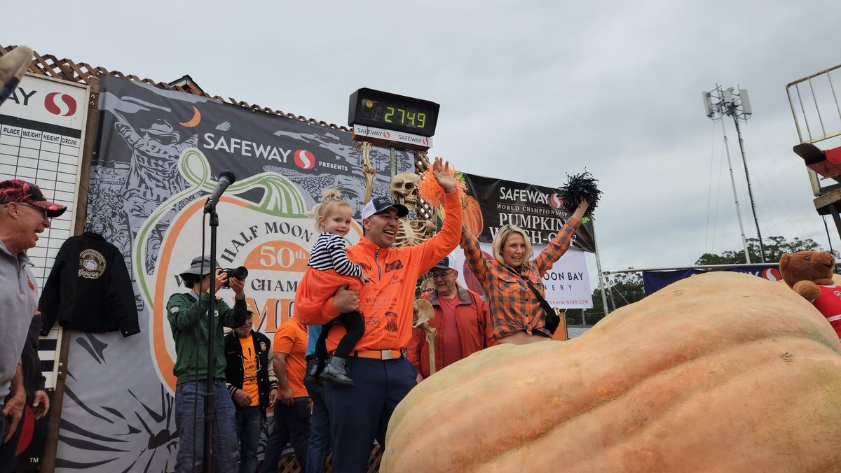 Half Moon Bay Art & Pumpkin Festival tweet media