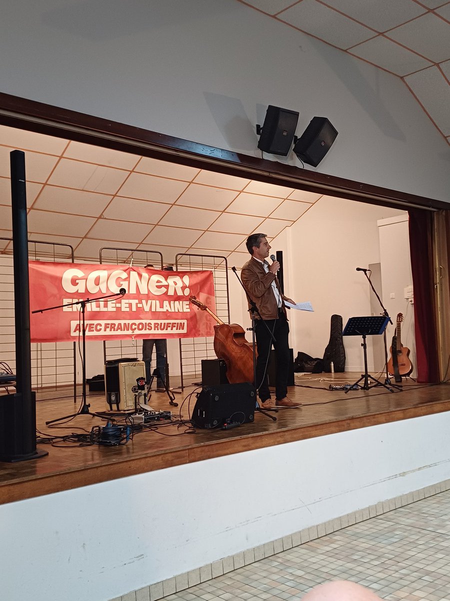 tlahais's tweet image. 300 personnes à Dingé avec @Francois_Ruffin 

Merci à Annabelle Quentel pour l’accueil  

Une belle réunion qui atteste de la disponibilité du peuple de gauche pour poursuivre le #NFP, union indispensable pour opposer une autre vision du monde à celle de l’extrême droite