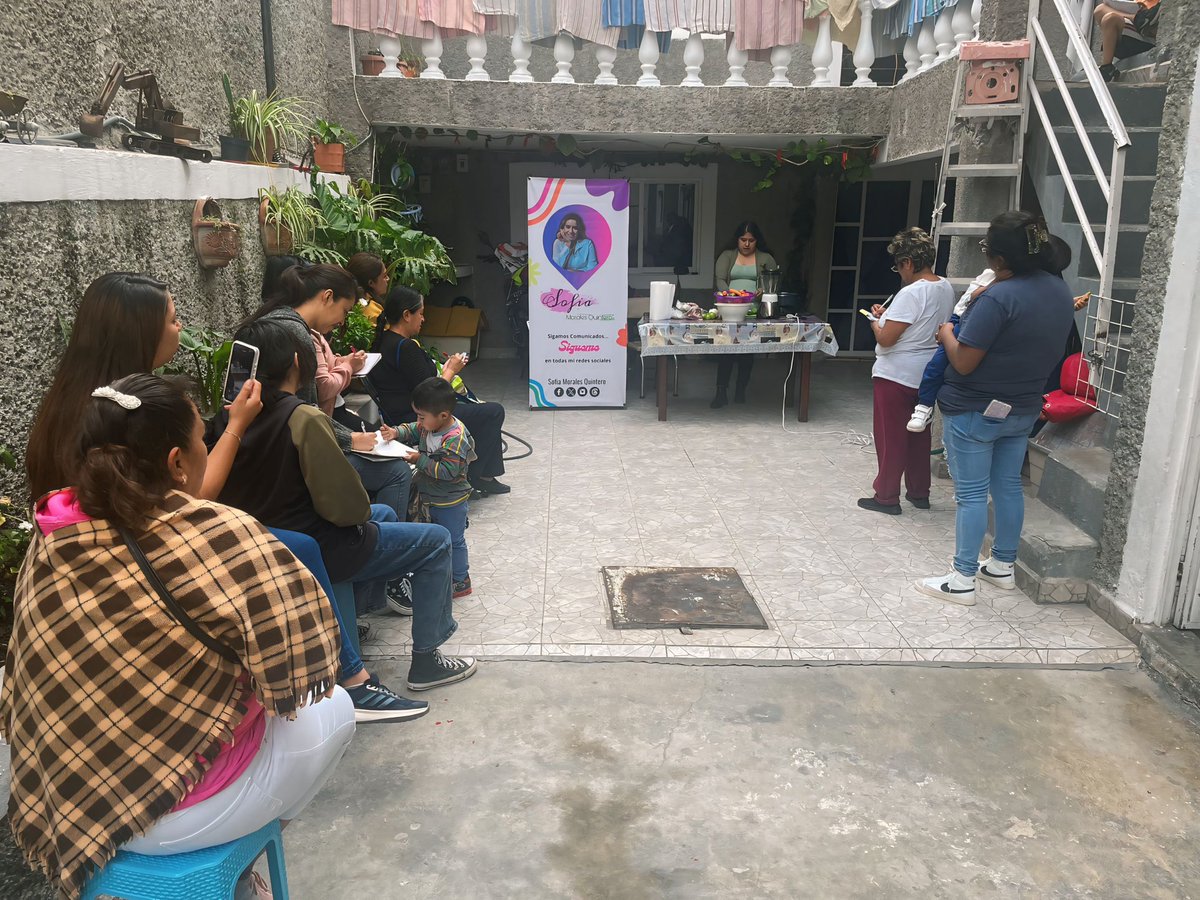Sofia_MoralesQ's tweet photo. Desde #MJTlalnepantla🌸 visitamos a nuestras amigas de #ExEjidosDeSantaCecilia para llevar nuestro Taller relámpago de Salsas Gourmet 🥣
Gracias por invitarnos a sus comunidades ¡Juntas Rompamos Barreras! 🙋🏻♀️
#SofiaMorales #PRIEdoméx #TlalnepantlaDeBaz #Empoderamiento https://t.co/93S1xWO8z5