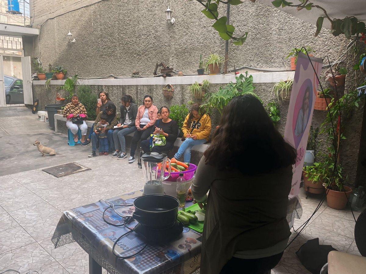 Sofia_MoralesQ's tweet photo. Desde #MJTlalnepantla🌸 visitamos a nuestras amigas de #ExEjidosDeSantaCecilia para llevar nuestro Taller relámpago de Salsas Gourmet 🥣
Gracias por invitarnos a sus comunidades ¡Juntas Rompamos Barreras! 🙋🏻♀️
#SofiaMorales #PRIEdoméx #TlalnepantlaDeBaz #Empoderamiento https://t.co/93S1xWO8z5
