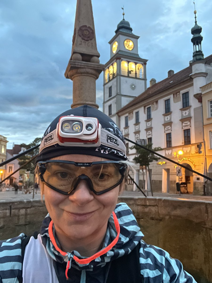 Lucias2106's tweet photo. Ráno po závodě to je nejlepší jít POMALU běhat. A k tomu západu Slunce je fajn přidat i svítání, co myslíte? #trebon #rannipohodovka https://t.co/dMKc7ha5CP