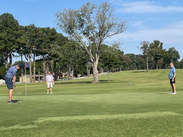 MusicCityTR's tweet photo. #SundayFunday with my guys @TimNicholsMusic @kentlmitch615 @OldHickoryGolf #Fore #BirdieFever #GotJack #PinHighTim #GolfAintSoBad #LetsPlay36 https://t.co/4YwVeOPjEs