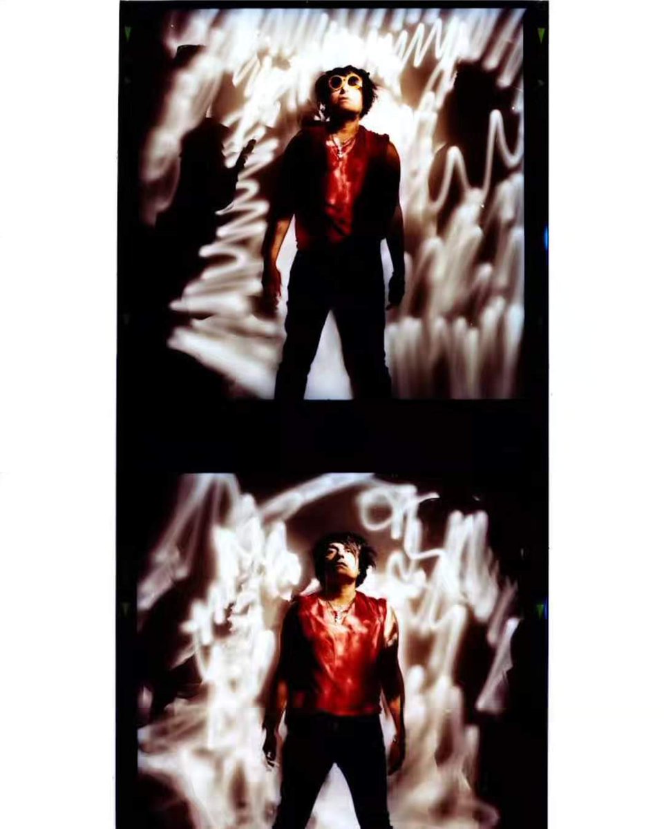 Took a while to make this record.I may have about 100 versions of each song. Some I really wanted to use but couldn't find the room. Such is life. First 100 to order get the ⚡️GOLDEN TICKET⚡️ with access to my demos &amp; exclusive content.  primitiveignorant.bandcamp.com/album/psychic-…

Steve Gullick