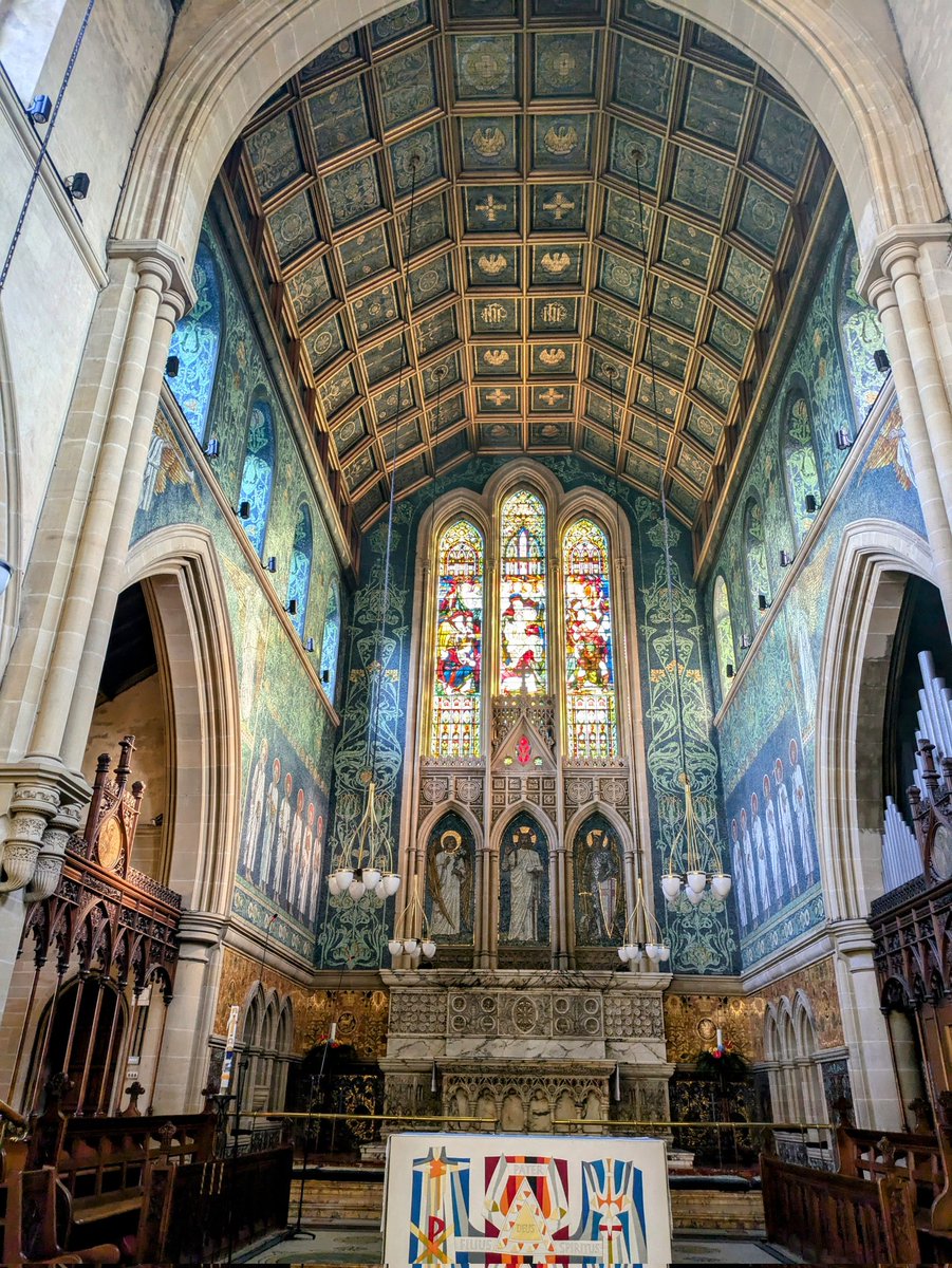 FiresOfTheNorth's tweet photo. The heart-stopping Arts and Crafts mosaic chancel of St George's, Jesmond. Opulently furnished and benefacted, this giant church - built by merchant navy shipbuilder Charles Mitchell - dominates the skyline of northern Newcastle even today. An urban treasure. https://t.co/ZZ65C2QDRd