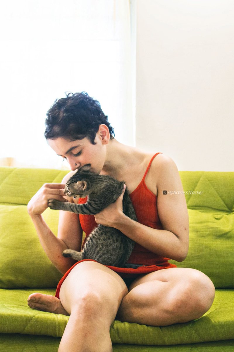 ActressTracker's tweet photo. #SanyaMalhotra With Her Cute Pussy 💀 https://t.co/ZafRX6QEoP