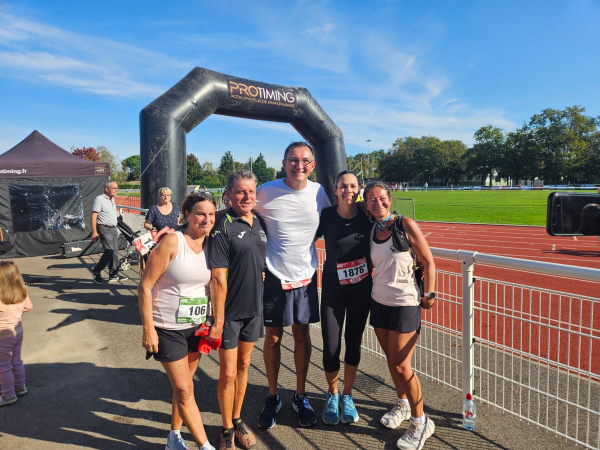 Et pour finir la semaine, le 10 km de Pessac. Une première pour moi ! Objectif temps non atteint mais 57 min avec le sourire 😉😁🏃‍♀️‍➡️