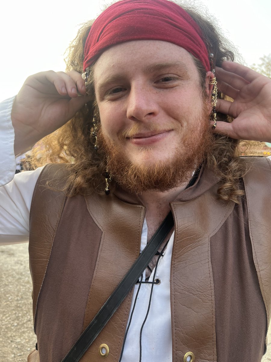 ImASlutForNina's tweet image. Of course I made Lane try on the elf ears😂😂😂😂 and got him eating his turkey leg😂😂😂