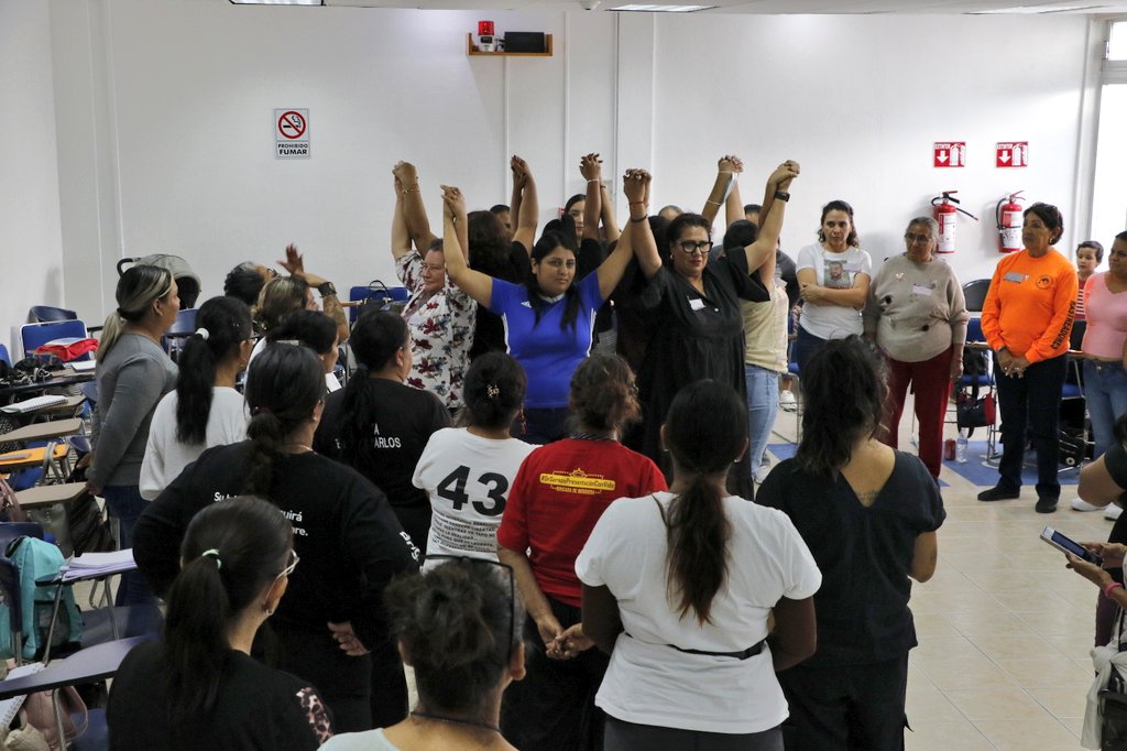 Este fin de semana acompañamos a decenas de mujeres de distintos estados en el 3er encuentro de #MujeresBuscadoras, familiares de víctimas y sobrevivientes de #Tortura y #TorturaSexual con <a href="/FeministAgs/">OVSG AGS</a>. Gracias por intercambiar saberes, experiencias y herramientas de articulación