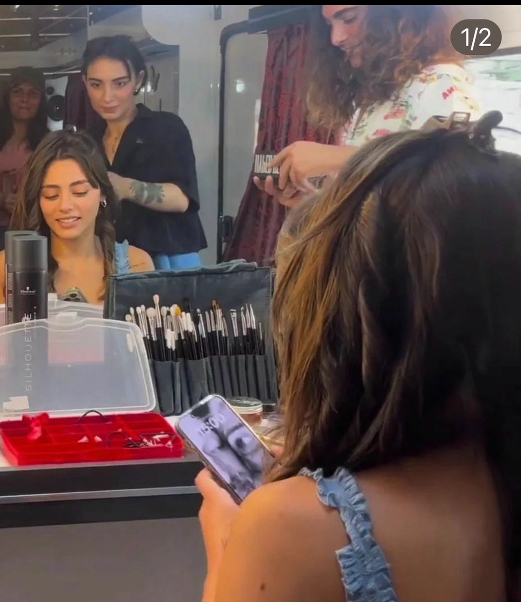 Yo Sonia 
What is the difference.
Pr relationship photo on the phone or on the refrigerator. Make sure you share Ata everyday that’s what you’re job is as a fool, until the time comes yet again where you delete posts one by one like you did with Alp’s and Silas posts