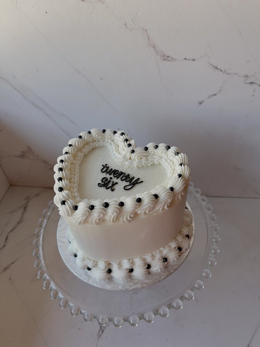 Baked goods by Manase Nkomo 🥰 (@birdiebakes2020) on Twitter photo ‼️GIVEAWAY TIME‼️
🥹I’m giving away the bento cake + 20 stem roses COMBO 🤍
How to enter:
1️⃣ Follow <a href="/birdiebakes2020/">Baked goods by Manase Nkomo 🥰</a>
2️⃣ Like and repost
3️⃣ Let us know in the comments if the combo would be for yourself or a gift to someone else🥹
Winner will be announced on Oct 21st 💐 ‼️GIVEAWAY TIME‼️
🥹I’m giving away the bento cake + 20 stem roses COMBO 🤍
How to enter:
1️⃣ Follow <a href="/birdiebakes2020/">Baked goods by Manase Nkomo 🥰</a>
2️⃣ Like and repost
3️⃣ Let us know in the comments if the combo would be for yourself or a gift to someone else🥹
Winner will be announced on Oct 21st 💐