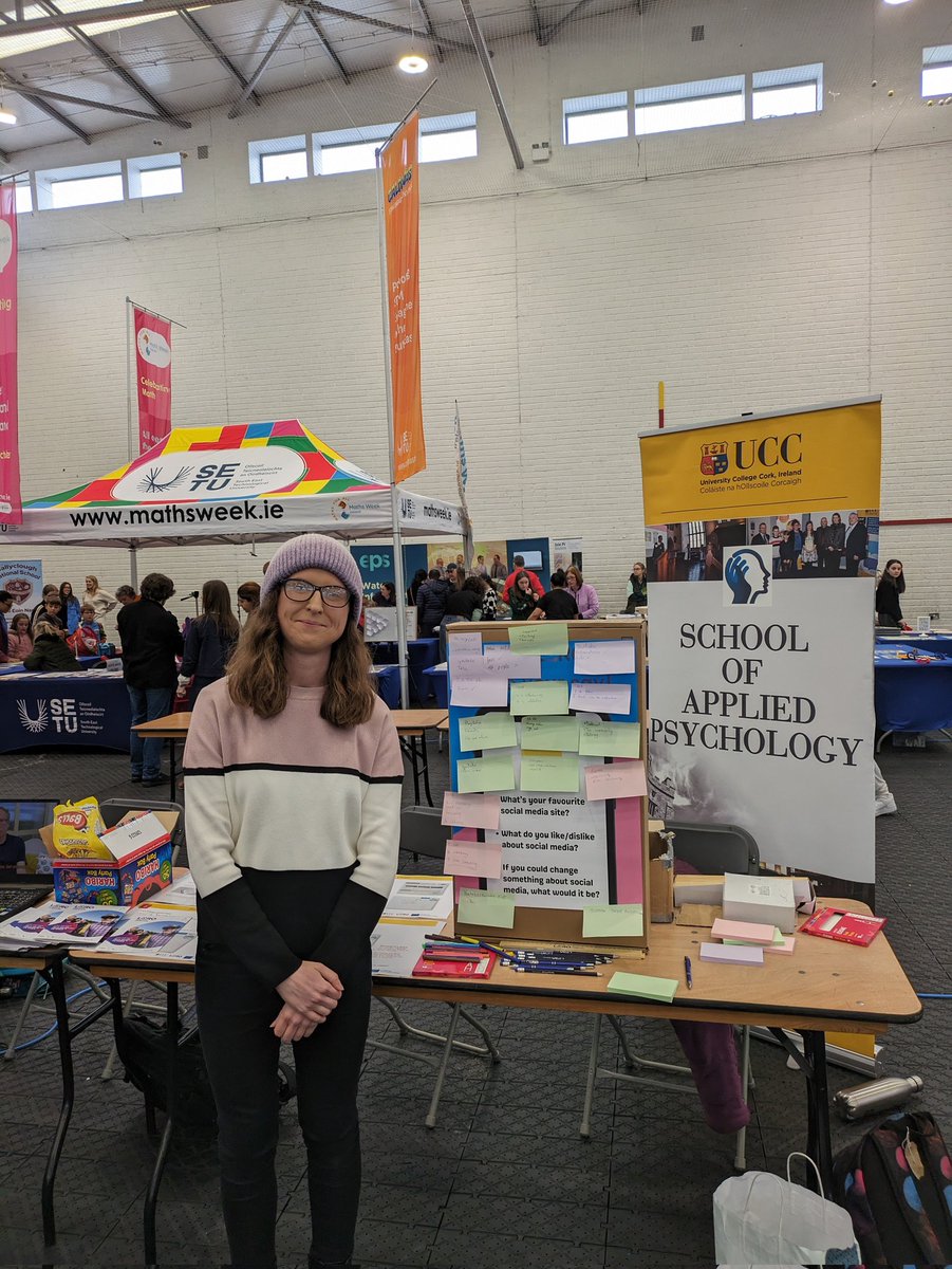 Lovely day representing <a href="/AppPsychUCC/">Applied Psychology UCC</a> <a href="/LeroCentre/">Lero</a> at the Munster Maths and Science Fair! It was great to chat to families about social media safety.