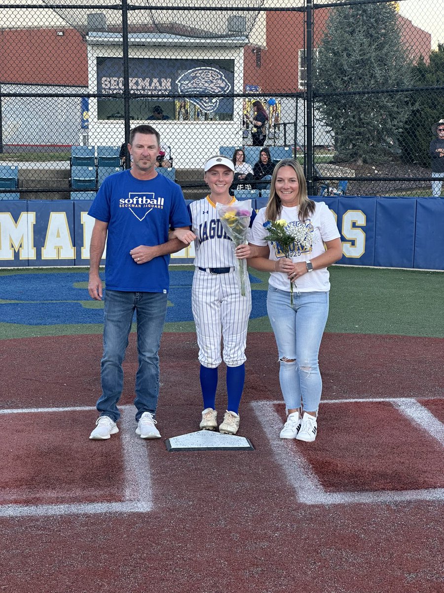 seckmansoftball's tweet photo. Senior Appreciation Post:
#4 @MckennaIlko https://t.co/Y0fVSoIWk3