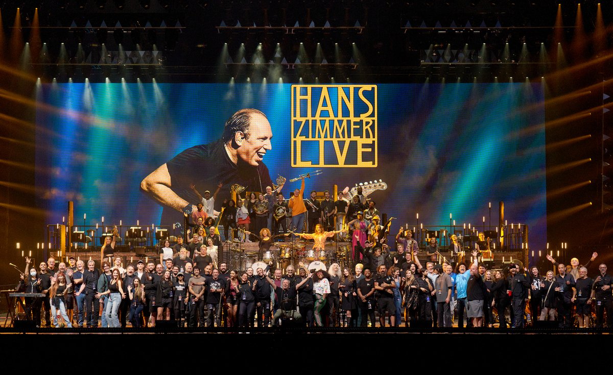 The people you see here are the people that make this show what it is. We can't thank them enough for their continuous hard work, love and amazing spirits 💙

📸 Suzanne Teresa #HansZimmerLive