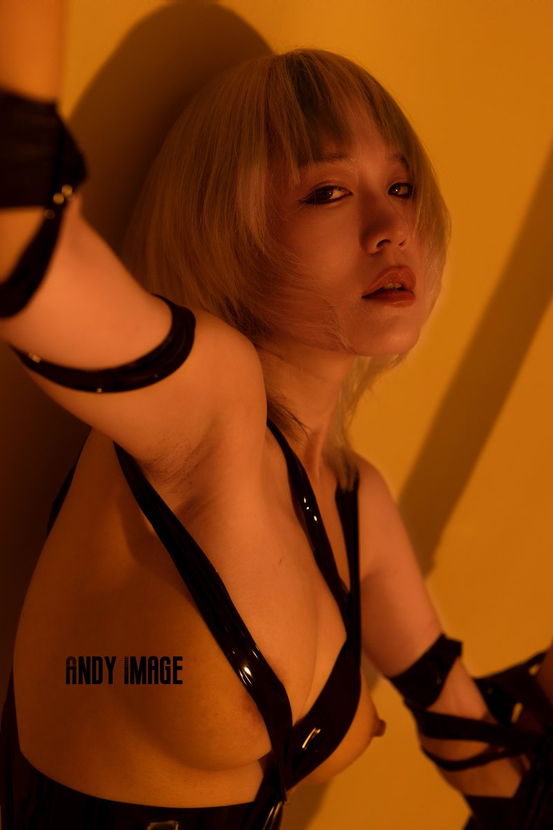 莫名的眼神
Model:<a href="/Vasileva1122/">瓦西列娃的日记本</a> 
📷:<a href="/Andyforever0815/">Andy</a>