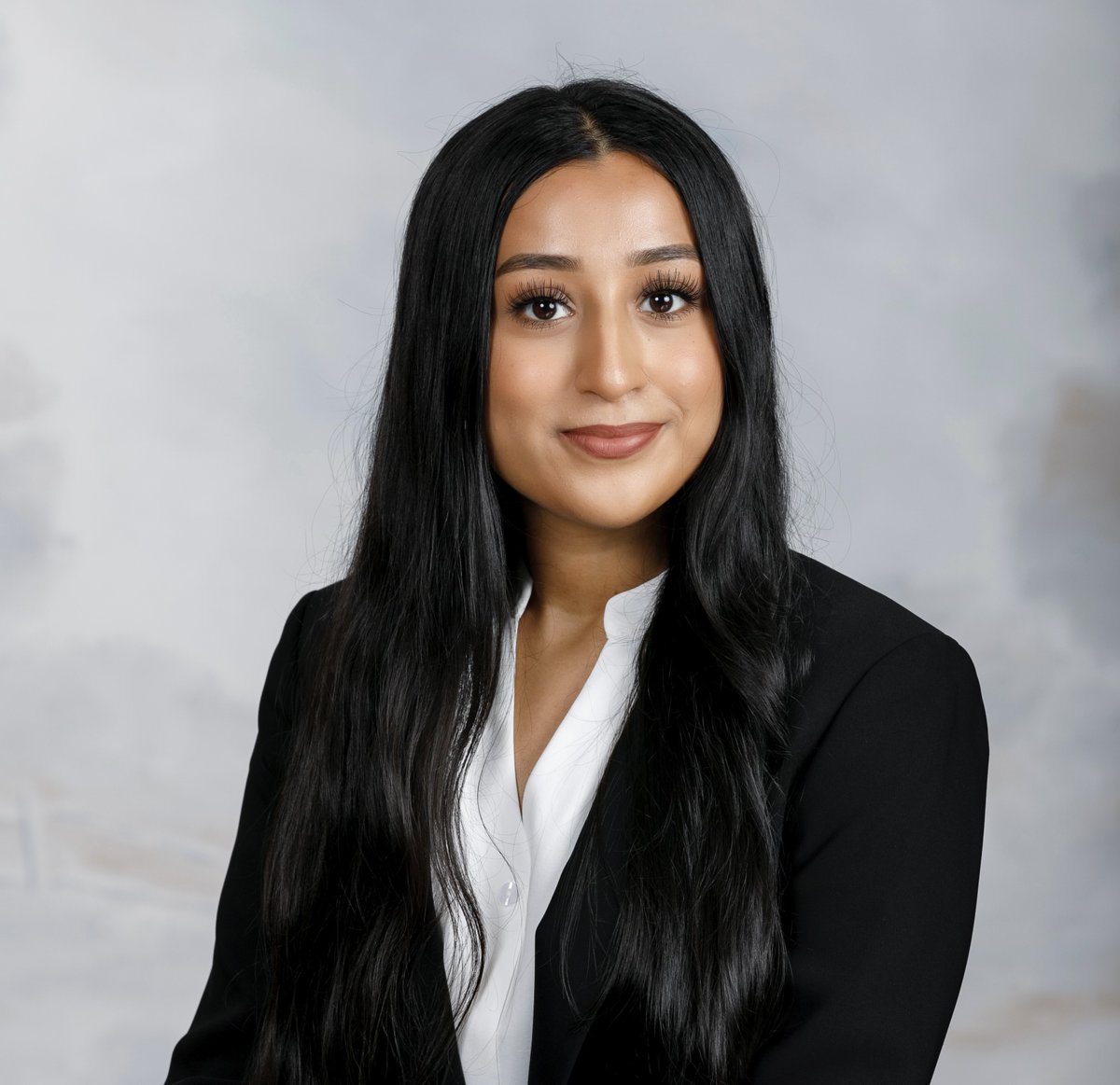 LatinoSurgSociety (@latinosurgery) on Twitter photo Say hello to Maryam Hashmi!
📚 <a href="/EinsteinMed/">Albert Einstein College of Medicine - Official</a>, Class of 2025
I'm a fourth-year at AECOM, applying into Vascular Surgery🪡
🇵🇪🇵🇰 I was born and raised in the Bronx. My parents immigrated to the US from Peru and Pakistan. I'm the 1st college graduate and (soon to be) doctor. Say hello to Maryam Hashmi!
📚 <a href="/EinsteinMed/">Albert Einstein College of Medicine - Official</a>, Class of 2025
I'm a fourth-year at AECOM, applying into Vascular Surgery🪡
🇵🇪🇵🇰 I was born and raised in the Bronx. My parents immigrated to the US from Peru and Pakistan. I'm the 1st college graduate and (soon to be) doctor.