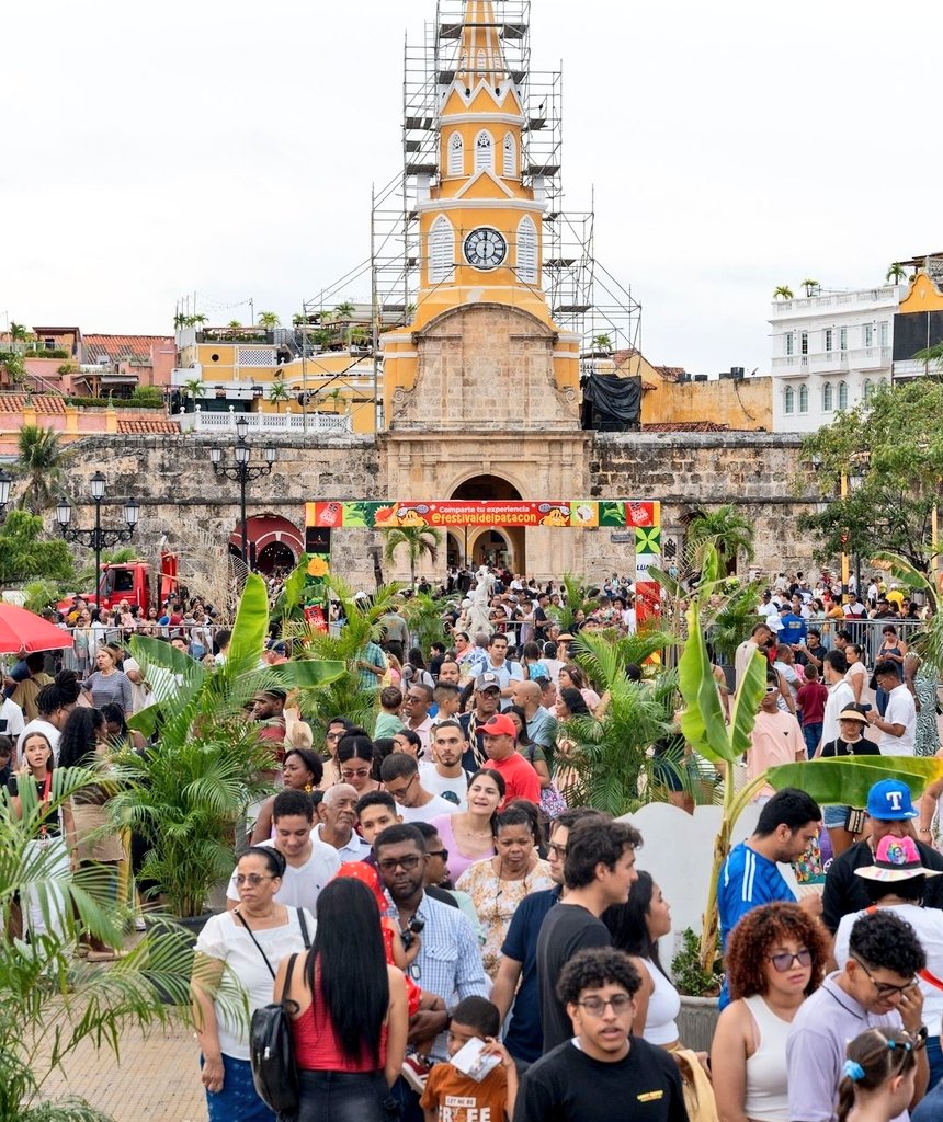 dumek_turbay's tweet photo. Parque Espíritu del Manglar: ¡Lleno total!
#FestivalDelPatacón: ¡Lleno total! #ViveTuPlaza: ¡Lleno total! Una oferta turística, cultural y recreativa de alta calidad, donde @AlcaldiaCTG garantiza tu seguridad e integridad. 

En #Cartagena están pasando cosas muy buenas. ¡AVANZAMOS!
